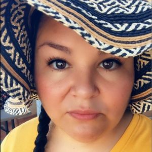 Meet your Posher, Christina